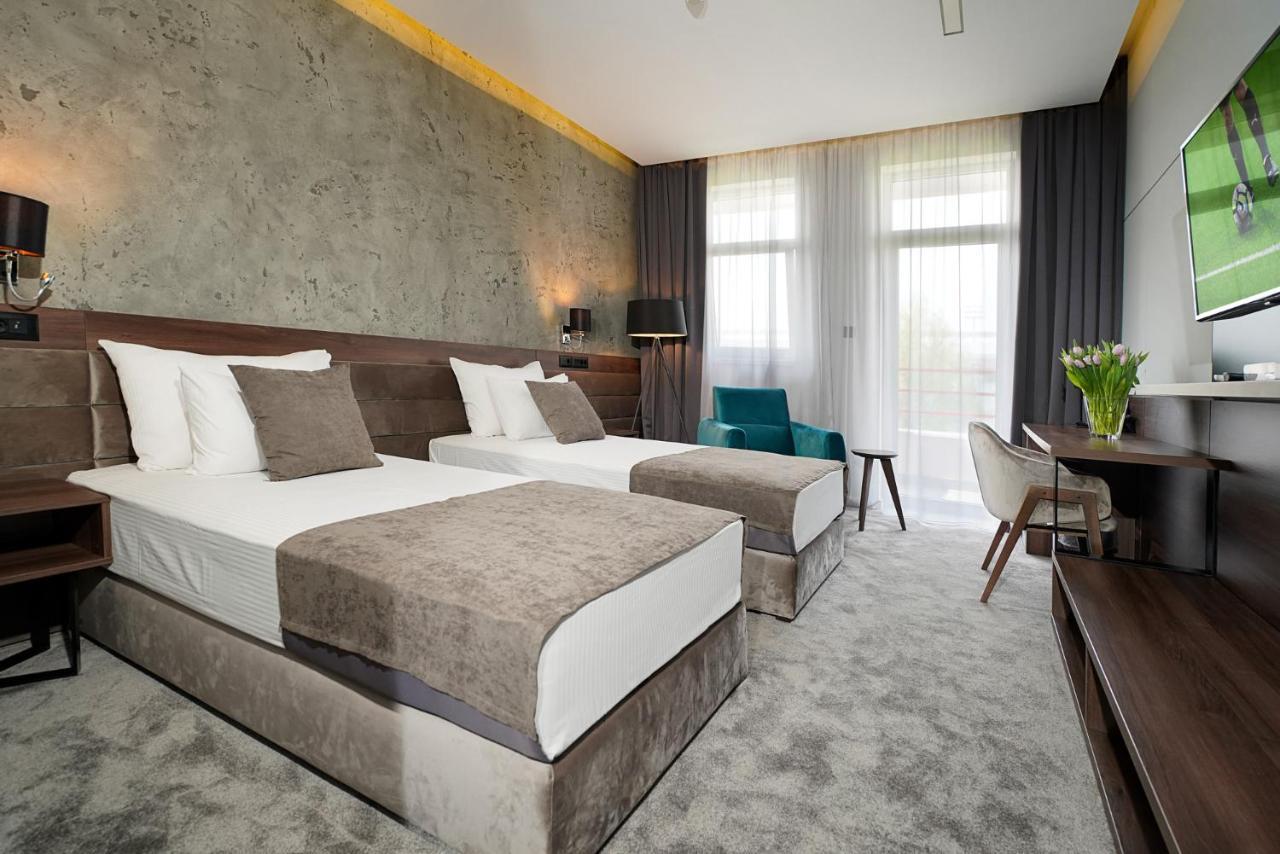 Hotel Srbija Lux สตราลาปาโฮวา ภายนอก รูปภาพ